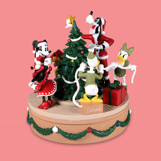 Classic Mickey, Minnie, Donald, Daisy and Goofy decorating a Christmas tree